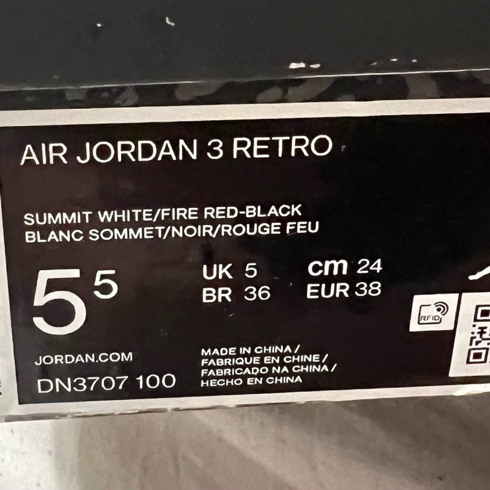 Air Jordan 3 Retro - Picture 3 of 3
